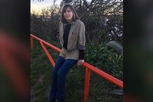 Gloria Lenardón, autora de "Ciudad sitiada". Un viaje retrospectivo en clave de ficción. Gentileza