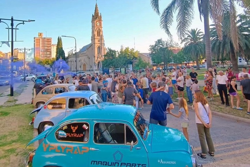 La travesía culminó en Ushuaia, donde una multitud los recibió con entusiasmo.