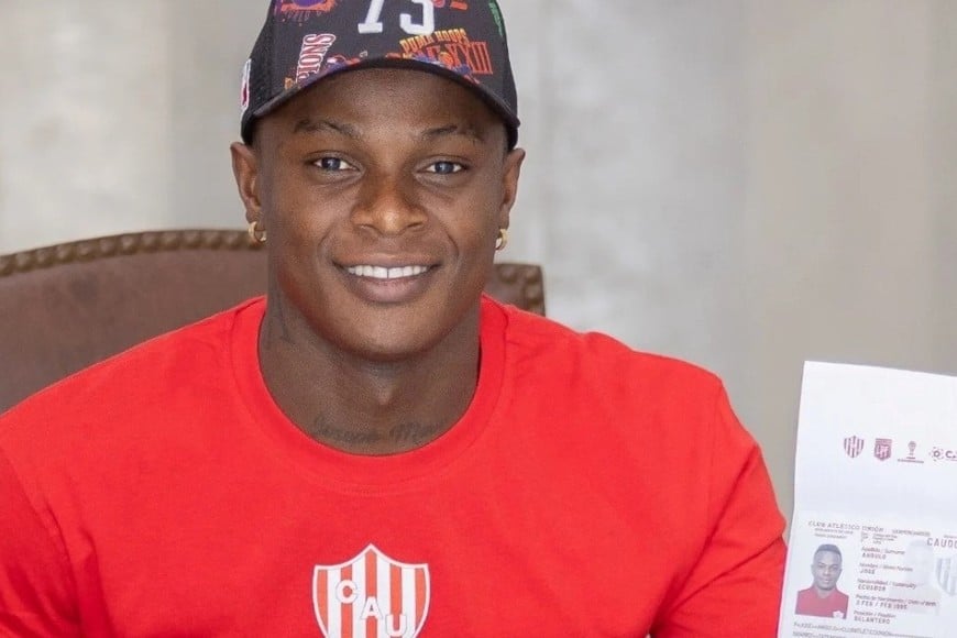 José "Tin" Angulo sólo jugó unos minutos ante Estudiantes en La Plata. Crédito: Prensa Unión