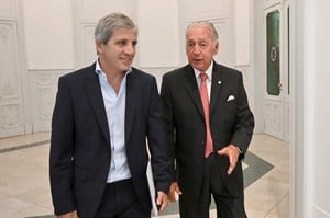 Daniel Funes de Rioja, el presidente de la UIA, recibió al ministro de Economía, Luis Caputo. La agenda se basó en la situación del sector frente al nuevo tablero que propone la mayor economía del mundo y las políticas económicas del gobierno libertario.