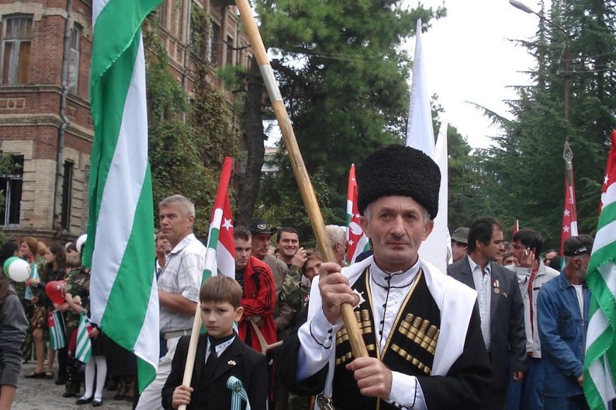 Los censos de los últimos 10 años muestran a los abjasios con un 50% de la población de Abjasia ante un 19% de georgianos, panorama que era opuesto al momento de la caída de la URSS.