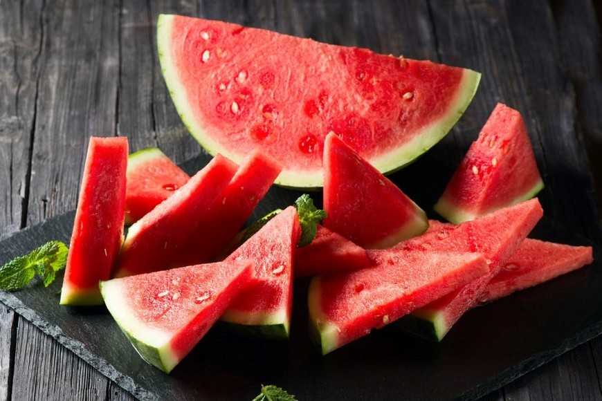 Las frutas con alto contenido de agua son clave para mantenerse hidratado.