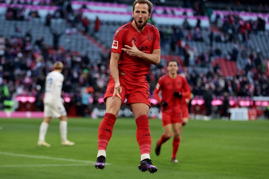 Soccer Football - Bundesliga - Bayern Munich v Holstein Kiel - Allianz Arena, Munich, Germany - February 1, 2025
Bayern Munich's Harry Kane celebrates scoring their third goal REUTERS/Leonhard Simon DFL REGULATIONS PROHIBIT ANY USE OF PHOTOGRAPHS AS IMAGE SEQUENCES AND/OR QUASI-VIDEO.