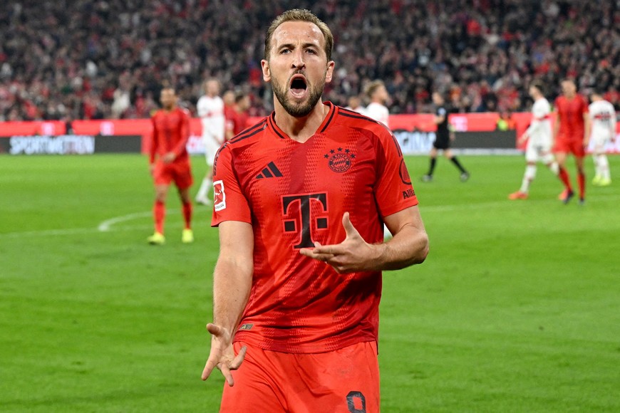 FILE PHOTO: Soccer Football - Bundesliga - Bayern Munich v VfB Stuttgart - Allianz Arena, Munich, Germany - October 19, 2024
Bayern Munich's Harry Kane celebrates scoring their third goal to complete a hat-trick REUTERS/Angelika Warmuth DFL REGULATIONS PROHIBIT ANY USE OF PHOTOGRAPHS AS IMAGE SEQUENCES AND/OR QUASI-VIDEO./File Photo