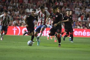 Mauro Pittón estuvo cerca del gol. Foto: Manuel Fabatía
