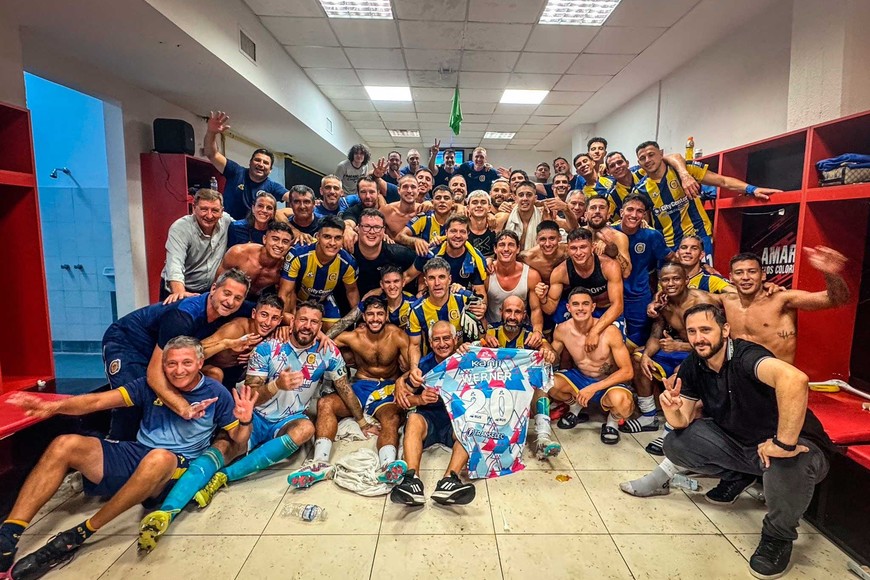 El festejo en el vestuario visitante.