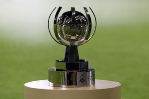 Soccer Football - Argentine Super Cup - Boca Juniors v Racing Club - Hazza bin Zayed Stadium, Al Ain, United Arab Emirates - January 20, 2023
The trophy is seen on display before the match REUTERS/Satish Kumar