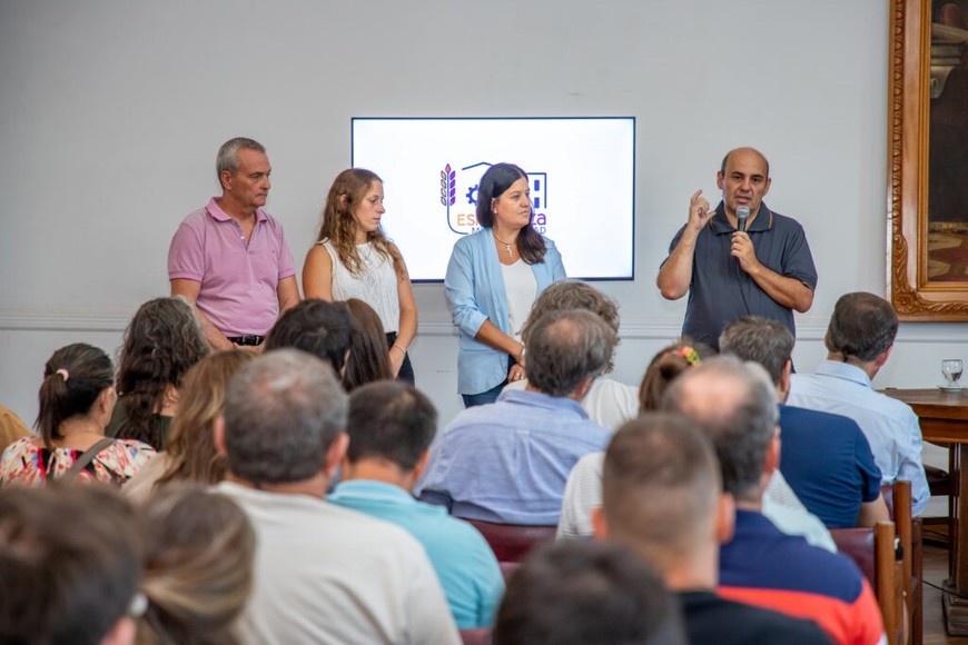 De la Colonia participaron 110 adultos mayores de la ciudad.