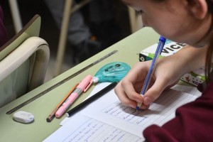 Las rutinas y hábitos de estudio ayudan a una mejor adaptación.