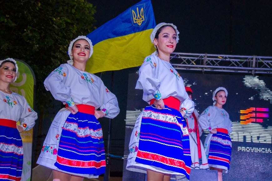 Noche de Colectividades en Pueblo Nuevo