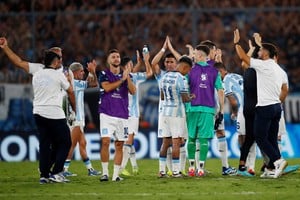 Soccer Football - Recopa Sudamericana - First Leg - Racing Club v Botafogo - Estadio Presidente Peron, Buenos Aires, Argentina- February 20, 2025 
Racing Club players celebrate after the match REUTERS/Cristina Sille