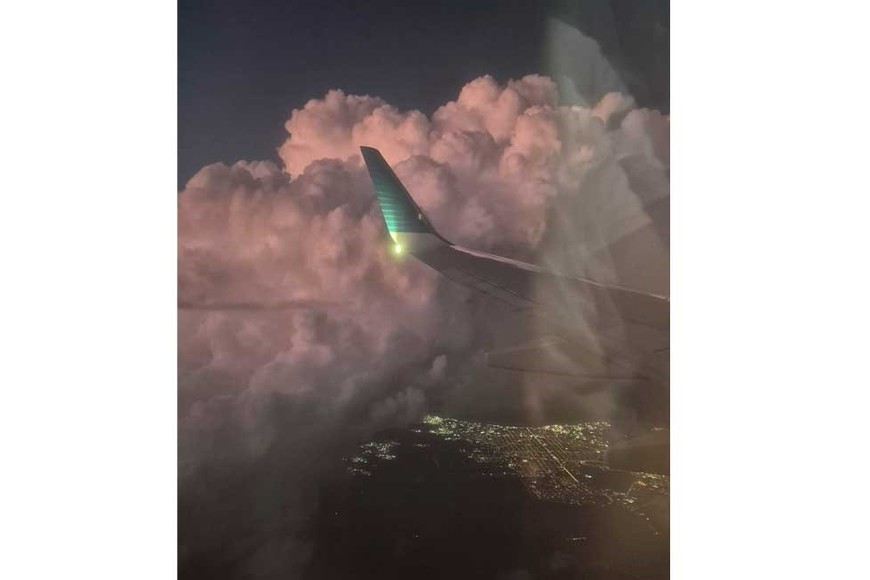 Desde el cielo, en un aporte desde un avión.