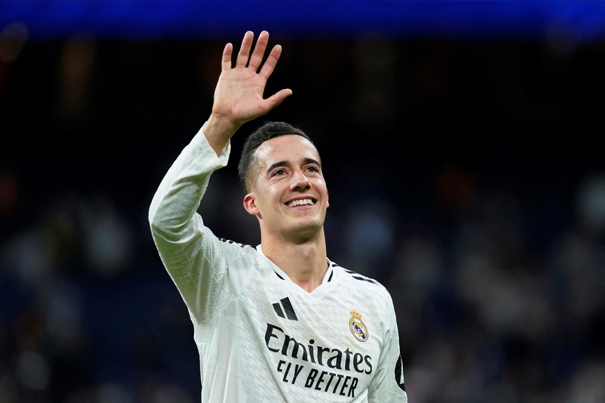 Soccer Football - LaLiga - Real Madrid v Girona - Santiago Bernabeu, Madrid, Spain - February 23, 2025
Real Madrid's Lucas Vazquez celebrates after the match REUTERS/Ana Beltran
