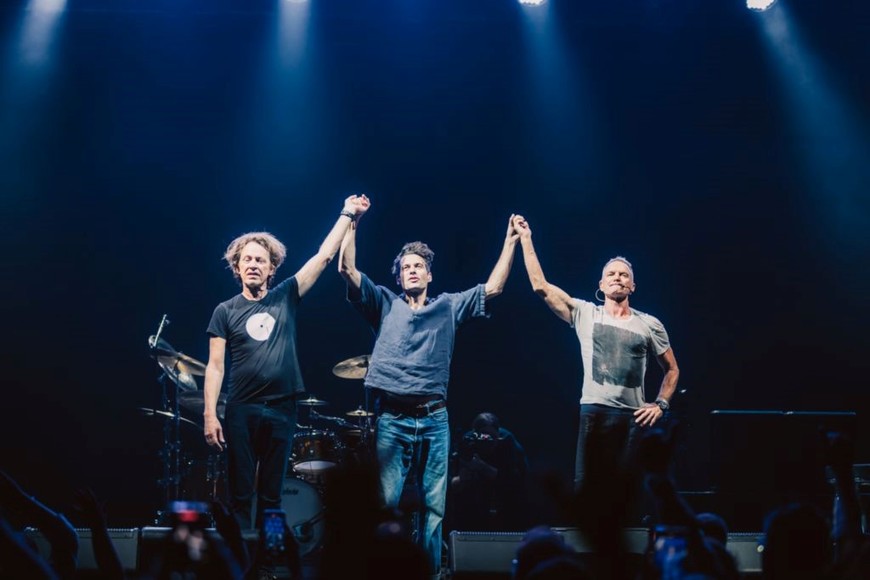 Sting junto a Dominic Miller y Chris Maas en el Movistar Arena, en el marco de la gira Sting 3.0. Foto: Gentileza DF Entertainment / Chule Valerga