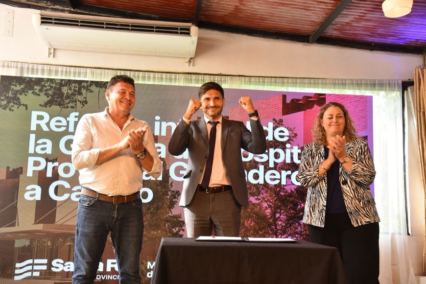 Pullaro presentó el proyecto para la nueva guardia del hospital de San Lorenzo