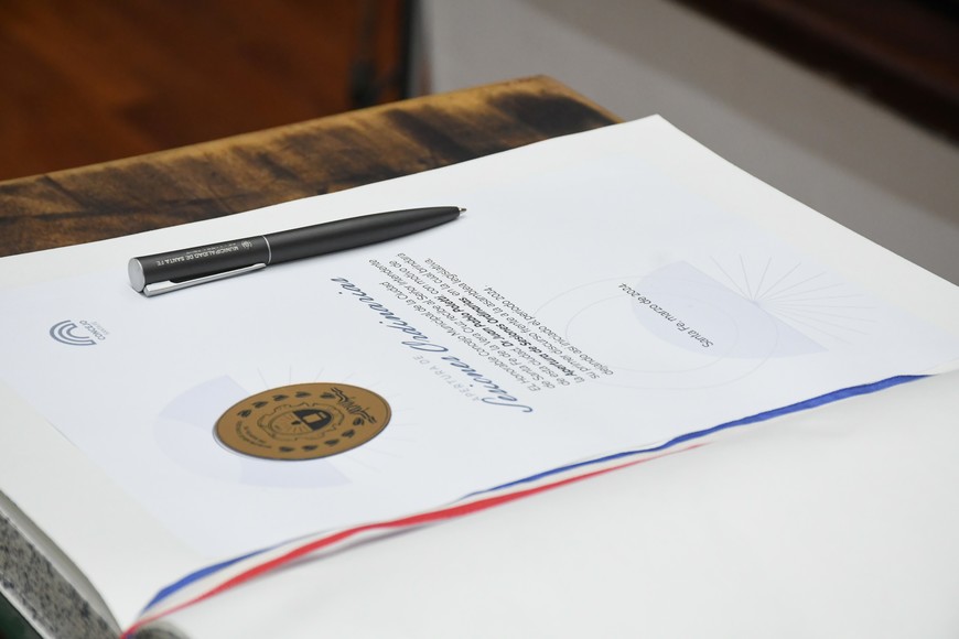 El acta con la invitación del Concejo al intendente para la apertura de sesiones.