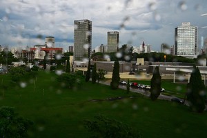 Viernes de lluvia en la ciudad de Santa Fe. Crédito: Flavio Raina