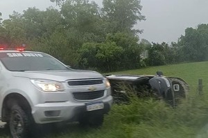 Hubo personas atrapadas y una de ellas fue trasladada de urgencia al Hospital Cullen. Foto: Gentileza