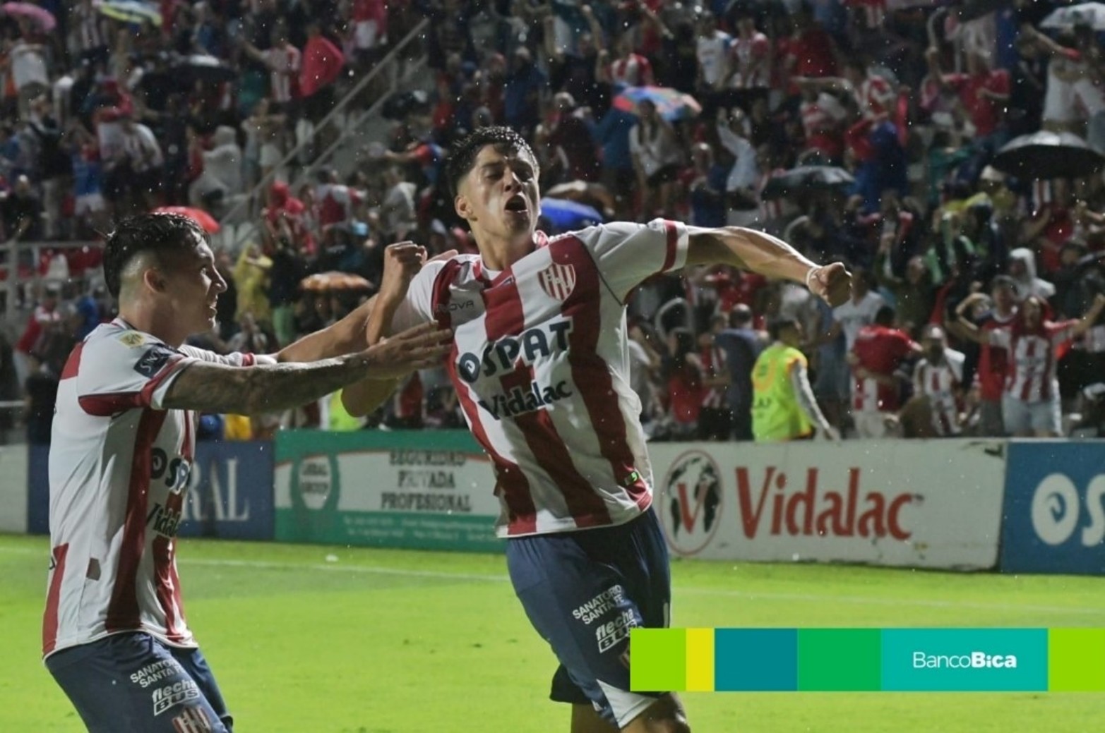 Galería Bica: Unión vs Gimnasia.  Créditos: Manuel Fabatia