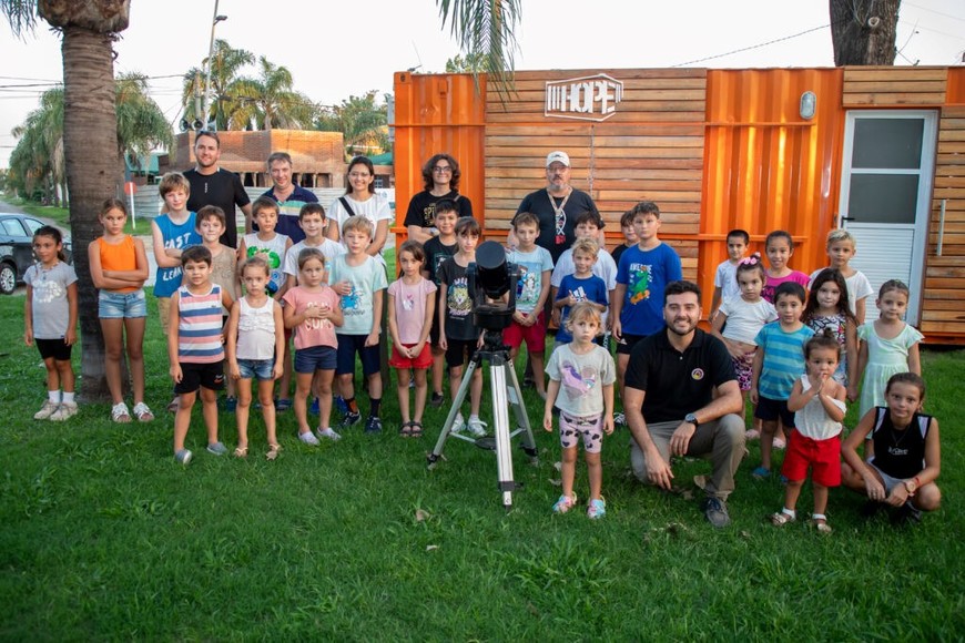 Los integrantes del CODE explicaron detalles y mencionaron curiosidades de las misiones espaciales y de la astronomía