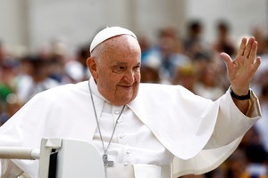 El Papa mejora levemente. Foto: REUTERS