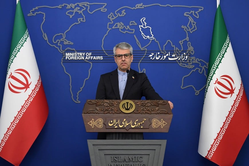 (250310) -- TEHERAN, 10 marzo, 2025 (Xinhua) -- El portavoz del Ministerio de Asuntos Exteriores de Irán, Esmaeil Baghaei, asiste a una conferencia de prensa, en Teherán, Irán, el 10 de marzo de 2025. El portavoz del Ministerio de Asuntos Exteriores de Irán, Esmaeil Baghaei, acusó el lunes a Estados Unidos de utilizar las llamadas organizaciones no gubernamentales (ONG) en el extranjero para interferir en los asuntos internos de otros países. (Xinhua/Shadati) (ah) (vf)