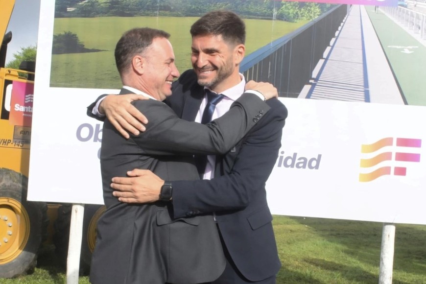 Enrico junto a Pullaro este jueves en la inauguración del nuevo puente. Crédito: Guillermo Di Salvatore