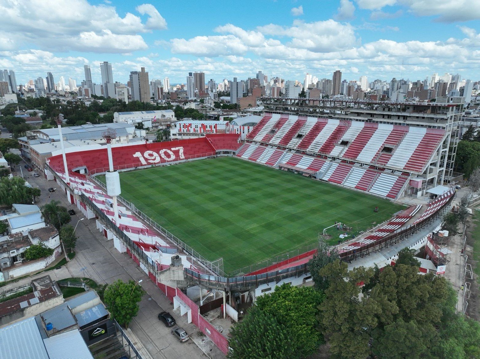 Unión agrandó los arcos del 15 de Abril.