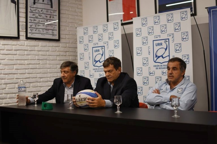 Autoridades en la presentación oficial. Foto: Prensa URR