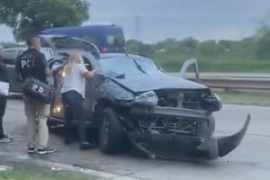 Así quedó el atumóvil tras el impacto.