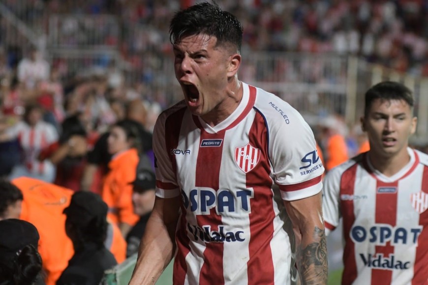 GOL DE ESTIGARRIBIA. Unión-Banfield | Fecha 10 Torneo Apertura. Foto: Manuel Fabatía