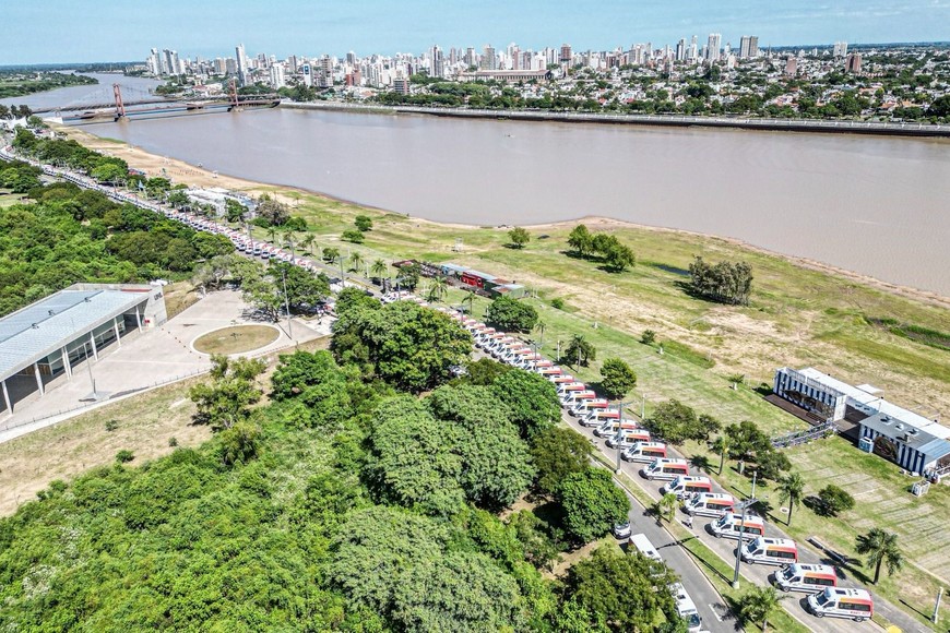 Pullaro presentó 174 ambulancias 0 Km. Foto: Gobierno de la Provincia