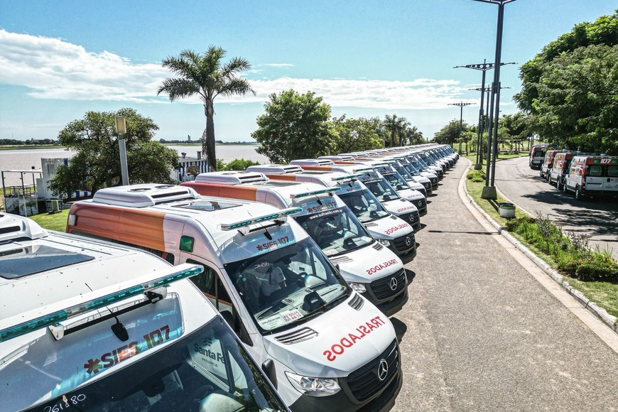 Pullaro presentó 174 ambulancias 0 Km. Foto: Gobierno de la Provincia