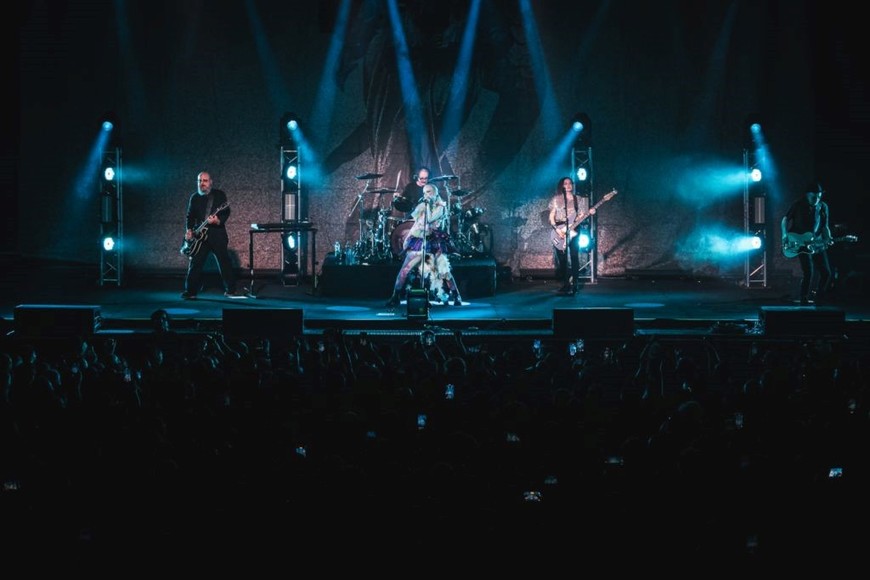 Garbage en Obras Sanitarias: Steve Marker en guitarra y teclado, Butch Vig en batería, Shirley Manson en voz, Nicole Fiorentino en bajo y coros y Duke Erickson en guitarra y teclado: la formación de Garbage para seguir trajinando los escenarios. Foto: Gentileza Jona Cerri / @jc.fotografiaa