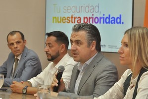 "Apoyamos al personal policial cuando se lo cuestiona. Pero cuando se involucra en actividad criminal, no hay contemplaciones", dijo el ministro. Foto: Prensa Gobierno