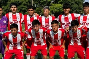 Debut y triunfo. Unión venció a El Quillá en el inicio del campeonato Apertura