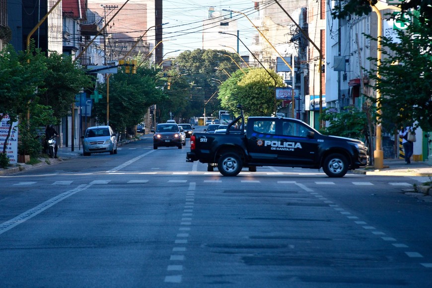 Rivadavia, de habitual tránsito denso casi sin movimiento. Foto: Flavio Raina