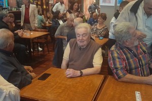 Cáceres y Usandizaga compartieron fotos y charlas con otro radical rosarino histórico, Juan Carlos Altare.