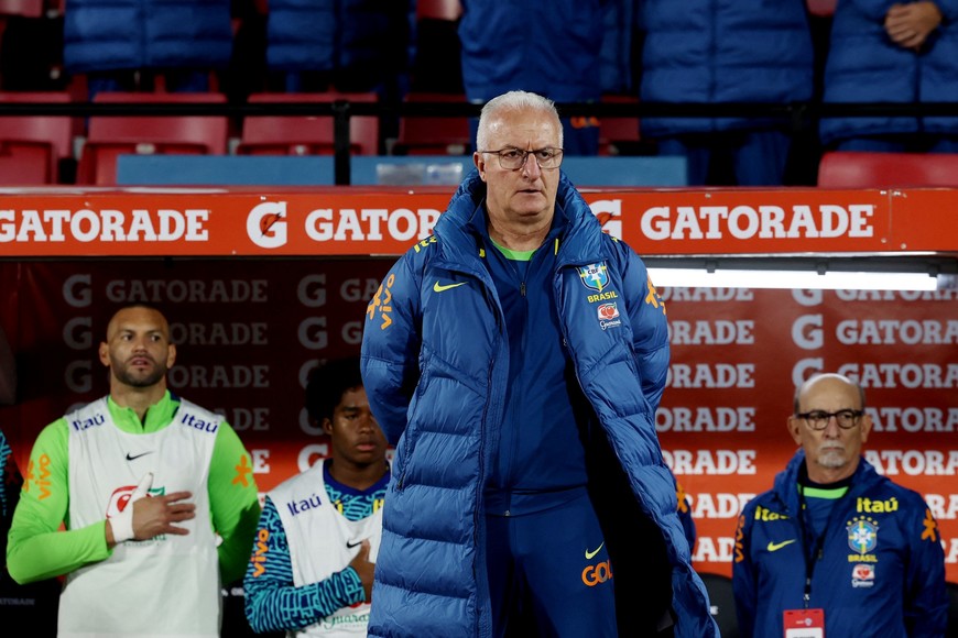Soccer Football - World Cup - South American Qualifiers - Chile v Brazil - Estadio Nacional, Santiago, Chile - October 10, 2024
Brazil coach Dorival Silvestre Junior REUTERS/Ivan Alvarado
