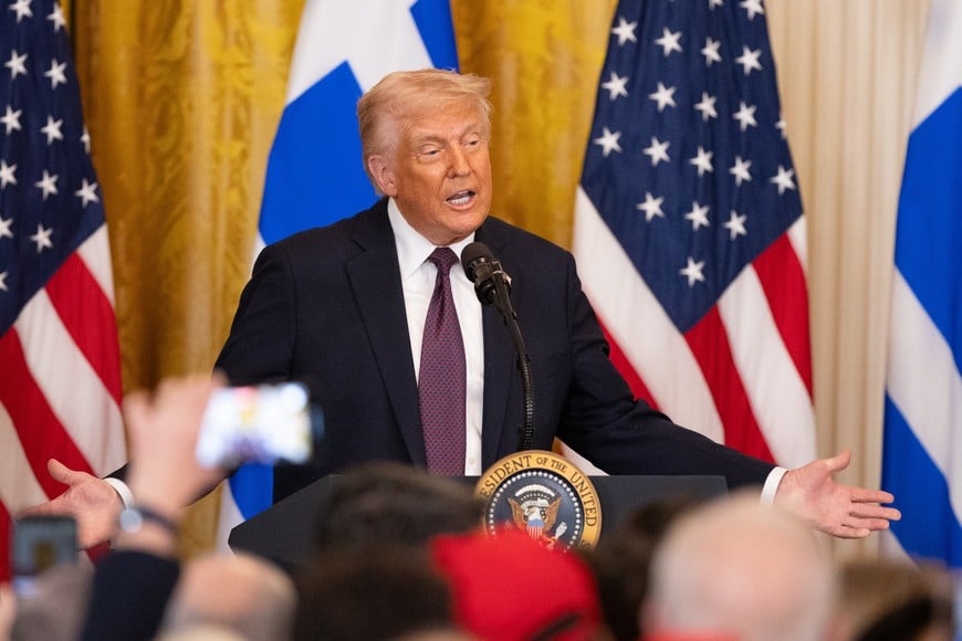 (250324) -- WASHINGTON, 24 marzo, 2025 (Xinhua) -- El presidente estadounidense, Donald Trump, asiste a un evento para celebrar el Día de la Independencia de Grecia en la Casa Blanca, en Washington, D.C., Estados Unidos, el 24 de marzo de 2025. Trump dijo el lunes que "podría dar un respiro a muchos países" en el tema de los aranceles, mientras se acerca el plazo del 2 de abril para imponer "aranceles recíprocos" a los socios comerciales de Estados Unidos. (Xinhua/Hu Yousong) (oa) (ah) (vf)