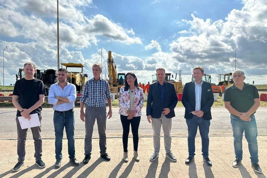 Enrico, Sánchez y Motta presentes en el inicio de las obras sobre la rotonda.