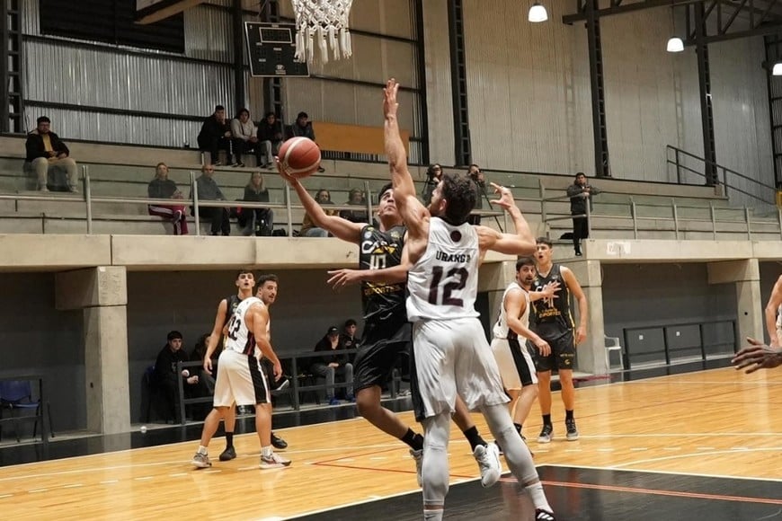 Se estira la lucha del Sabalero. Crédito: Prensa Montmartre
