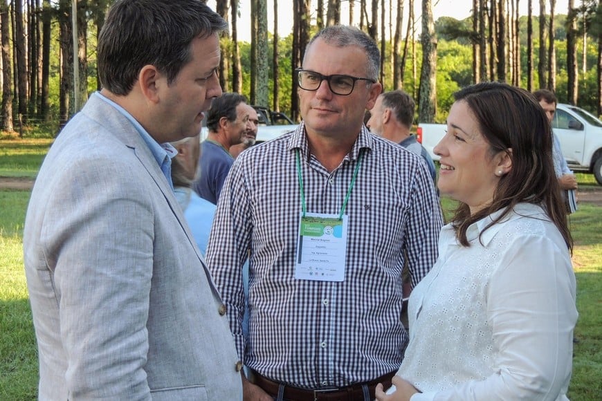 El simposio también cuenta con la participación de investigadores de diversas universidades y técnicos provenientes de Santa Fe, Buenos Aires y Entre Ríos.