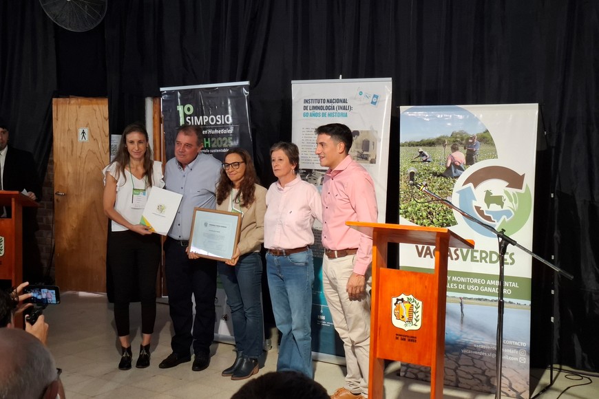 El simposio también cuenta con la participación de investigadores de diversas universidades y técnicos provenientes de Santa Fe, Buenos Aires y Entre Ríos.