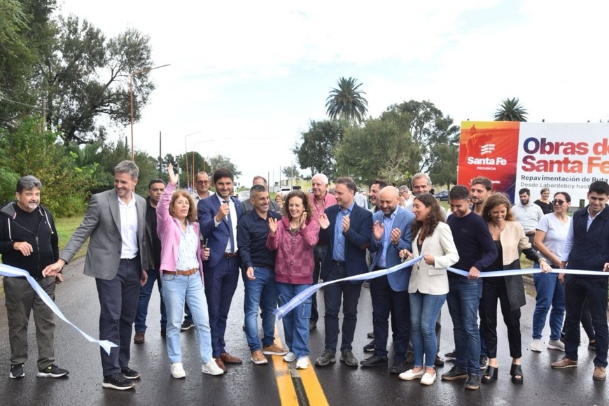 Pullaro firmó el acta de inicio de la primera etapa del Gasoducto del Sur desde Arteaga a Berabevú.