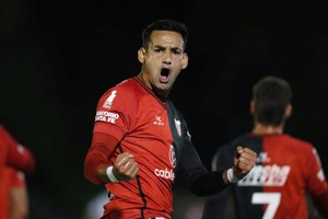 José Barreto, partícipe en el gol que le dio el empate a Colón en Mendoza