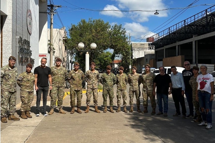 El fenómeno meteorológico provocó caída de techos, árboles y destrozos en vehículos.