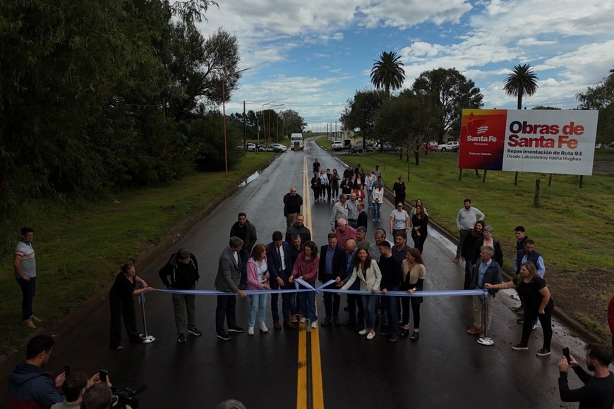 Pullaro firmó el acta de inicio de la primera etapa del Gasoducto del Sur desde Arteaga a Berabevú.