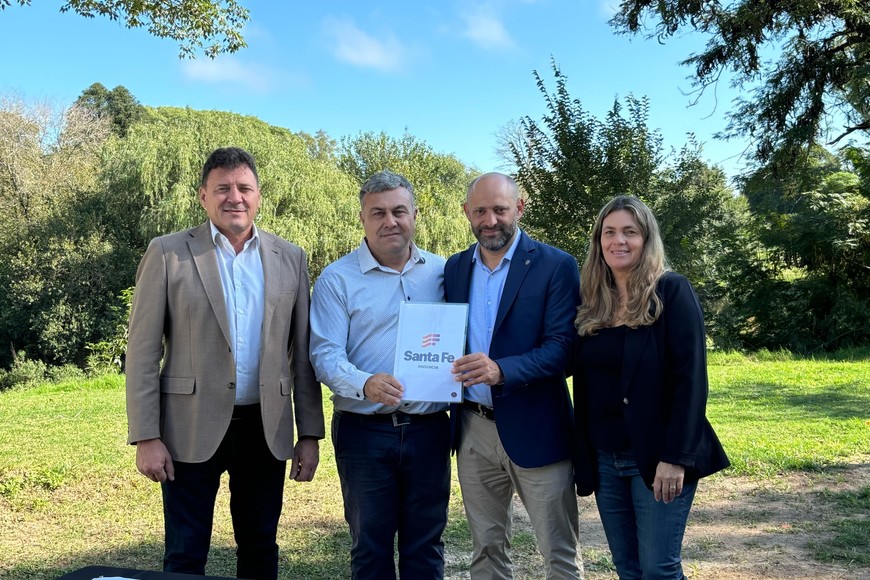 Provincia invierte $527 millones en para mejorar espacios públicos como parques, campings y balnearios en ocho localidades estratégicas