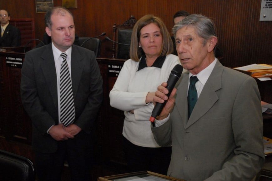 Alcides Hugo Ifrán, distinguido como Santafesino Destacado por el Concejo Municipal, en 2008